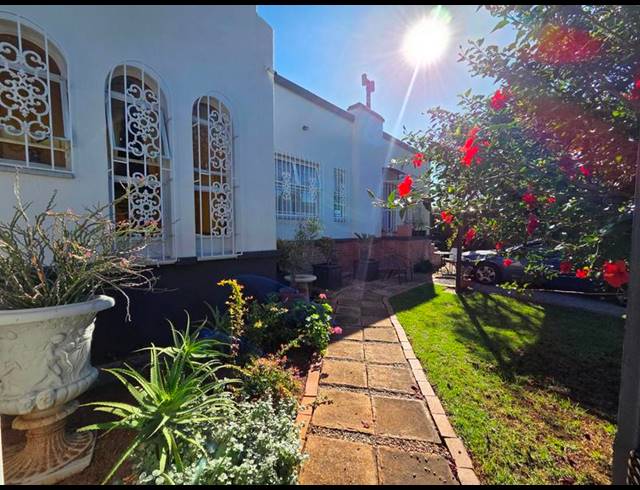 2 BEDROOM PROPERTY TO RENT IN CONSTANTIA PARK